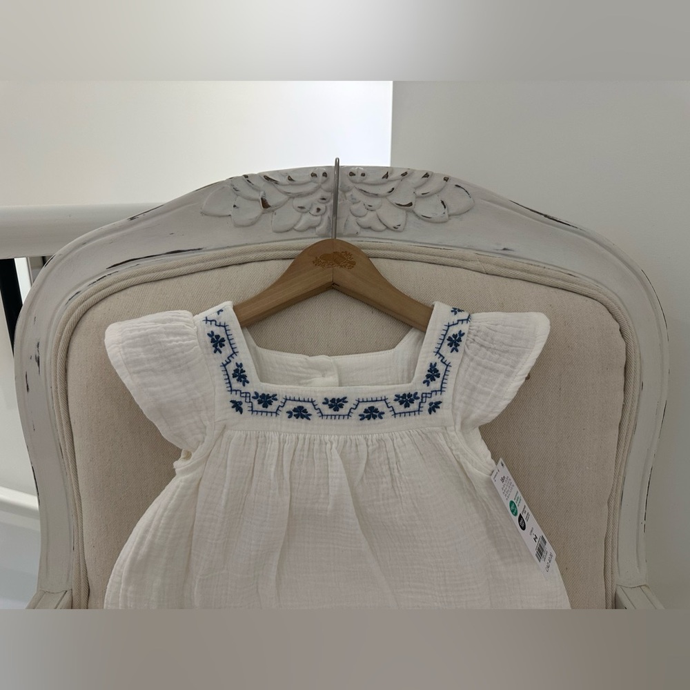 🦢 18 Mth White and Navy Muslin 100% Cotton Embroidered Baby Dress Set NWT - Picture 4 of 6